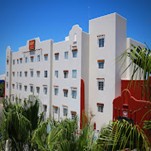 Fachada_del_hotel_ZAR_La_Paz